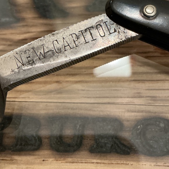 Case Straight Razor with Black Handle - Picture 2 of 11